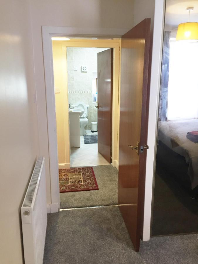Gorgeous 3 Bedroom Dunbar Serviced Apartment מראה חיצוני תמונה